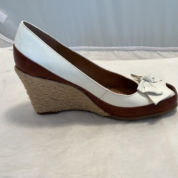 Aerosoles Peep Toe Wedge - Picture 5 of 16